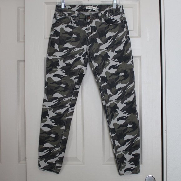 YMI Be True To You Camouflage Jeans Size-11 - Picture 1 of 6